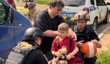 Із Запорізької області евакуювали родину з 3-річним сином, які жили у прифронтовій громаді