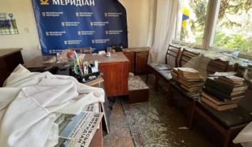 На Дніпропетровщині росіяни пошкодили будівлю редакції “Межівський меридіан”