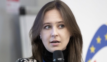 Атаки на журналістку Олену Мудру: анонімні сайти залишаються поза відповідальністю