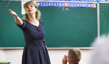 Сім’я педагогів з російського Хабаровська перевиховуватиме українських дітей в окупації