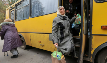 Під російськими обстрілами у Куп’янську лишаються майже сім сотень цивільних