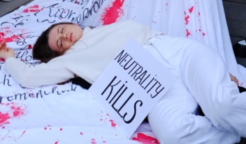 У Лондоні протестували проти виступу російської співачки Анни Нетребко в Королівській опері