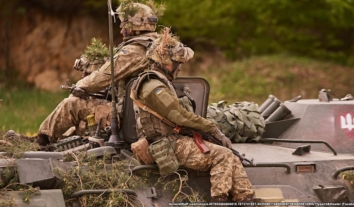 Понад половину українців готові стати до лав Сил оборони – опитування