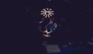 У Черкасах анестезіологу повідомили про підозру в справі про смерть дитини, що сталась у 2024 році