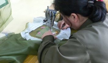 У РФ компанії з порушенням санкції ООН влаштовують на роботу тисячі північнокорейських жінок