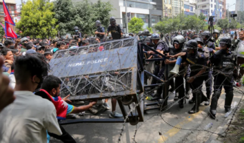 Після масових жертв під час протестів Непал скасував блокування соцмереж