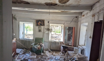 Російські обстріли вбили напередодні одну людину в Україні, а серед двох десятків поранених є діти