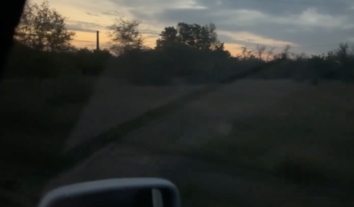 З села на березі Каховського водосховища на Закарпаття евакуювали літнього чоловіка, який сам не може ходити