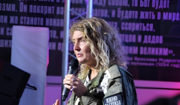 У Мелітополі окупанти влаштували пропагандистський кінофестиваль під гаслом “Мистецтво та армія єдині”