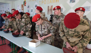 “Єдиний ритм”: на окупованій Луганщині підлітків перевірили на готовність до війни