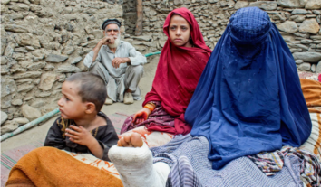 Після землетрусу в Афганістані постраждалі жінки не могли отримати медичну допомогу через обмеження запроваджені талібами