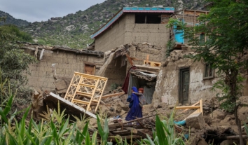 ВООЗ закликала “Талібан” дозволити афганським жінкам працювати в гуманітарних організаціях та подорожувати без опікунів