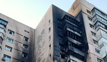 Під час російської атаки на Київ уламок безпілотника влучив у квартиру працівника Суспільного 