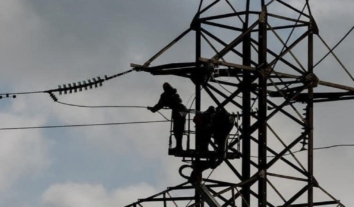 Російські обстріли знеструмили мешканців у п’яти регіонах