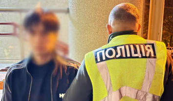 У Києві чоловік побив дівчину із сайту знайомств через “невідповідність фото”