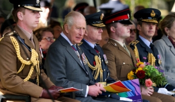 Король Чарльз III відкрив перший у Британії меморіал ЛГБТ-військовим