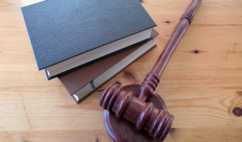 Верховний Суд вирішив, що журналістам не можна публікувати імена посадовців, яких підозрюють у махінаціях