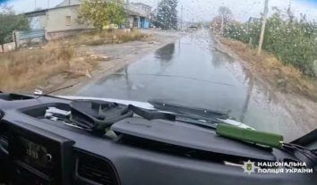 З-під російських обстрілів у Костянтинівці врятували родину та допомогли жінці вивезти тіло брата