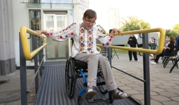 Дві третини закладів культури мають пологий вхід або пандуси, а 85% – широкі двері: дослідження