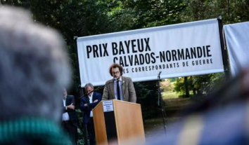 У Франції відкрили стелу в Меморіалі загиблим журналістам, серед яких українська журналістка Вікторія Рощина, яка загинула в полоні