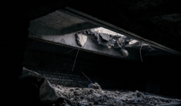 У Сумах ворожий безпілотник поцілив у багатоповерхівку