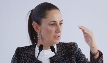 Президентка Мексики подала до суду на чоловіка, який домагався її під час публічного заходу