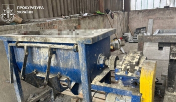 На Харківщині 16-річний підліток загинув під час ремонту бетонозмішувача на нелегальному виробництві