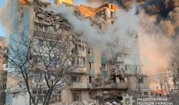 Через ранкову російську атаку на Тернопіль зазнала руйнувань квартира працівника Суспільного