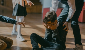 В Україні щодня щонайменше двоє дітей стикаються з булінгом – Опендатабот