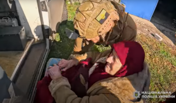 Поліція евакуювала літніх жительок із прифронтового села та вивезла тіло загиблої пенсіонерки