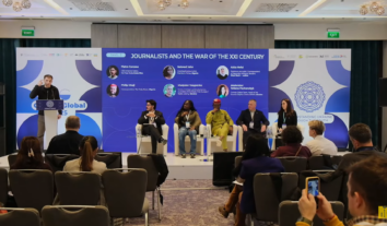 На конференції Crimea Global експолітвʼязень Владислав Єсипенко розповів про тортури та переслідування журналістів у російській неволі