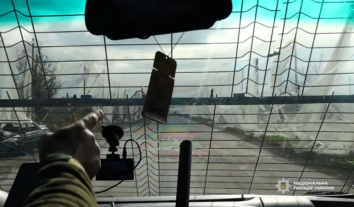 На Донеччині троє людей йшли 12 кілометрів під обстрілами, щоб не опинитись в російській окупації