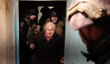 З обстрілюваних росіянами Юрківки й Таврійського вивезли дітей та самотню жінку, яка не їла три тижні