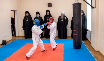 “Православні витязі”: росіяни під релігійним прикриттям готують дітей та підлітків до війни