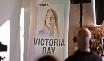 “Синдром листопаду”: як творчість Вікторії Амеліної продовжує звучати навіть після смерті авторки