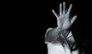 Який захист жінок від насильства передбачено в ЄС та що треба змінити в Україні: дослідження