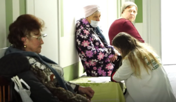 У ДНР не вистачає лікарів, тому офтальмологів привозять з Якутії