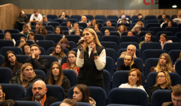 Журналістка “Слідства.Інфо” Яніна Корнієнко заявила про спроби зірвати показ фільму про евакуацію дітей до Туреччини