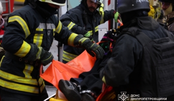 Российский удар по Днепру накануне: количество пострадавших увеличилось до 45, в городе день траура