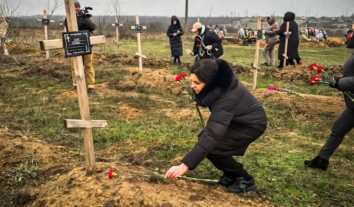 В Ізюмі провели панахиду за цивільними та військовими, яких росіяни вбили у 2022 році, серед загиблих – пластун Олег Єфіменко