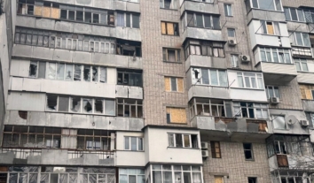 Через російські атаки Херсона та області постраждали 13 людей, серед них: медпрацівник та двоє дітей