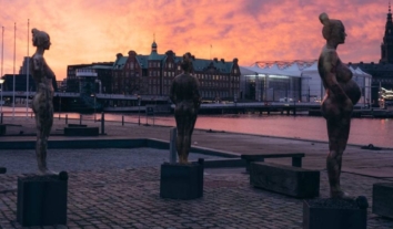 У Данії зруйнували скульптури про війну з виставки української художниці Марії Куликівської