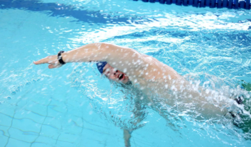 У майже двох десятках міст ветерани можуть безоплатно реабілітуватись завдяки плаванню