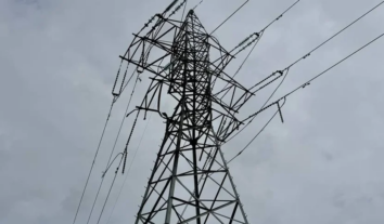 Ворожі удари частково залишили без електропостачання чотири області України