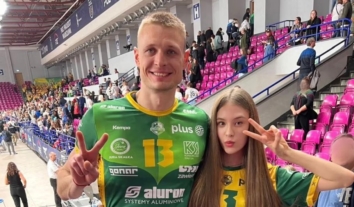 У Варшаві розслідують випадок системного цькування 15-річної українки в ліцеї