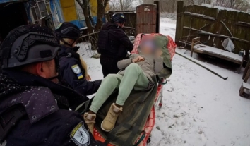 З-під російських обстрілів вивезли родину з дітьми, пенсіонерку та хвору жінку, яка лишилась без допомоги лікарів