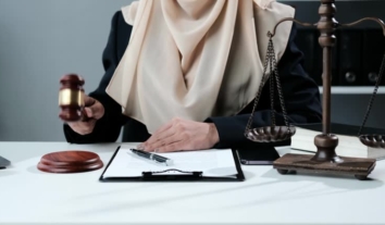 Німецький суд підтвердив, що хіджаб може стати причиною недопуску до роботи суддею чи прокуроркою