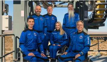 Приватна компанія Blue Origin уперше відправила в космос людину на кріслі колісному
