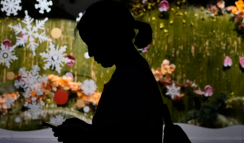 У Китаї з наступного року посилять контроль над онлайн-контентом у приватних чатах