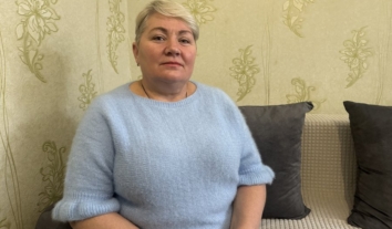 У неволі херсонській посадовиці Катерині Данилевській різали лезом руки